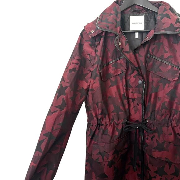 AVEC LES FILLES Camo Print Rain Anorak Burgundy Small - Picture 3 of 4